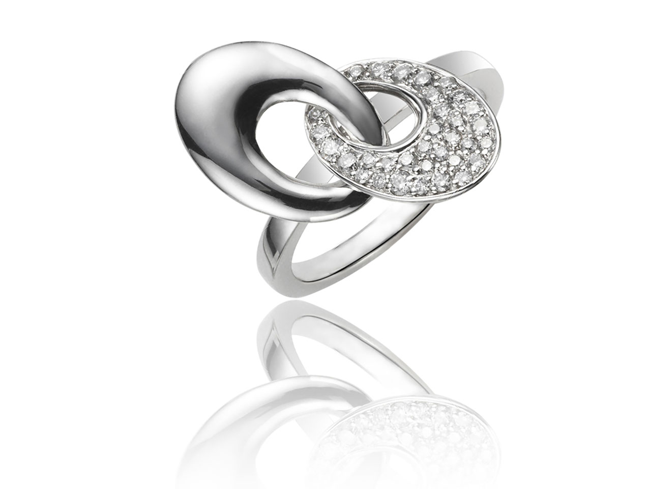 photographie d'une bague pour Adamence